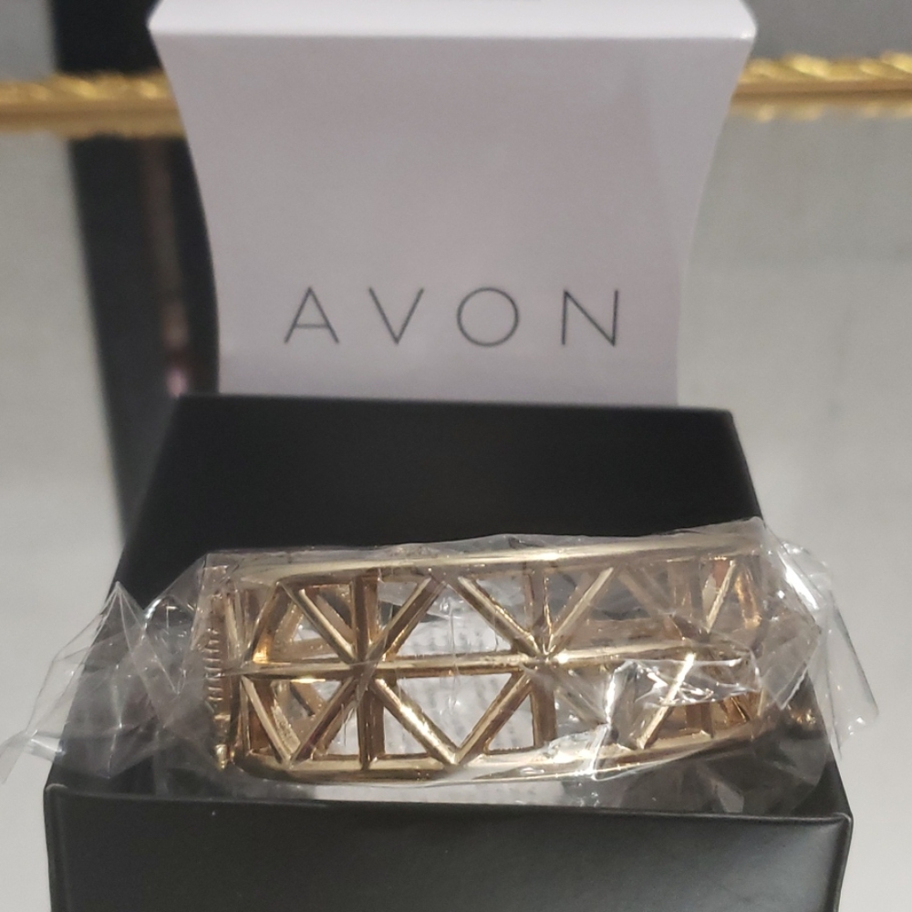 NIB Avon Gold Lattice Cuff Bracelet